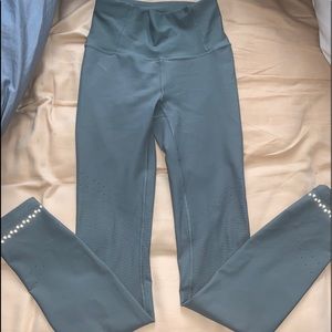 Olive green Lulu Lemon leggings ! size 4